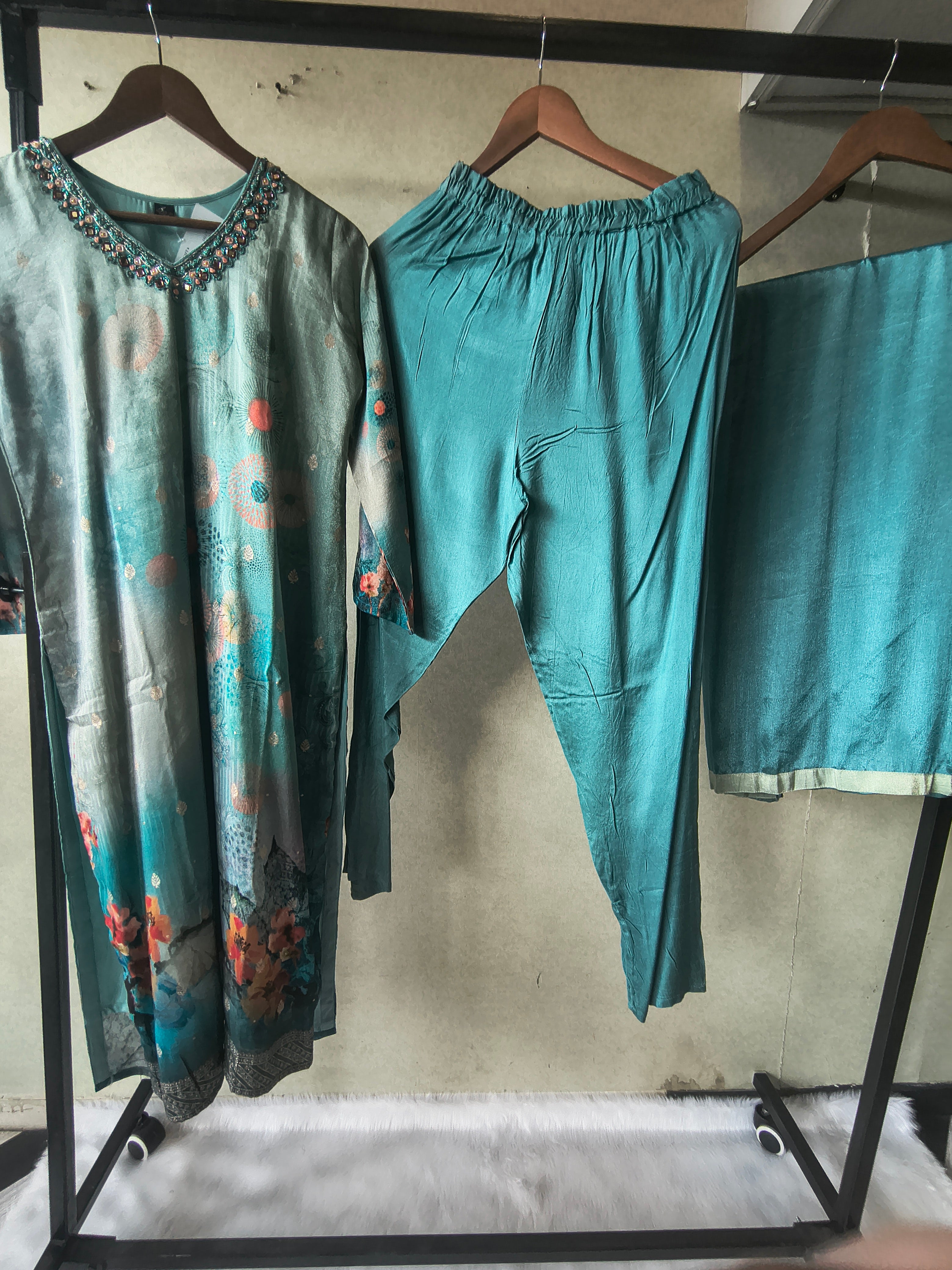 Image of Premium Teal Digital Floral Printed Silk Blend Kurta Set with Solid Pants & Chiffon Dupatta