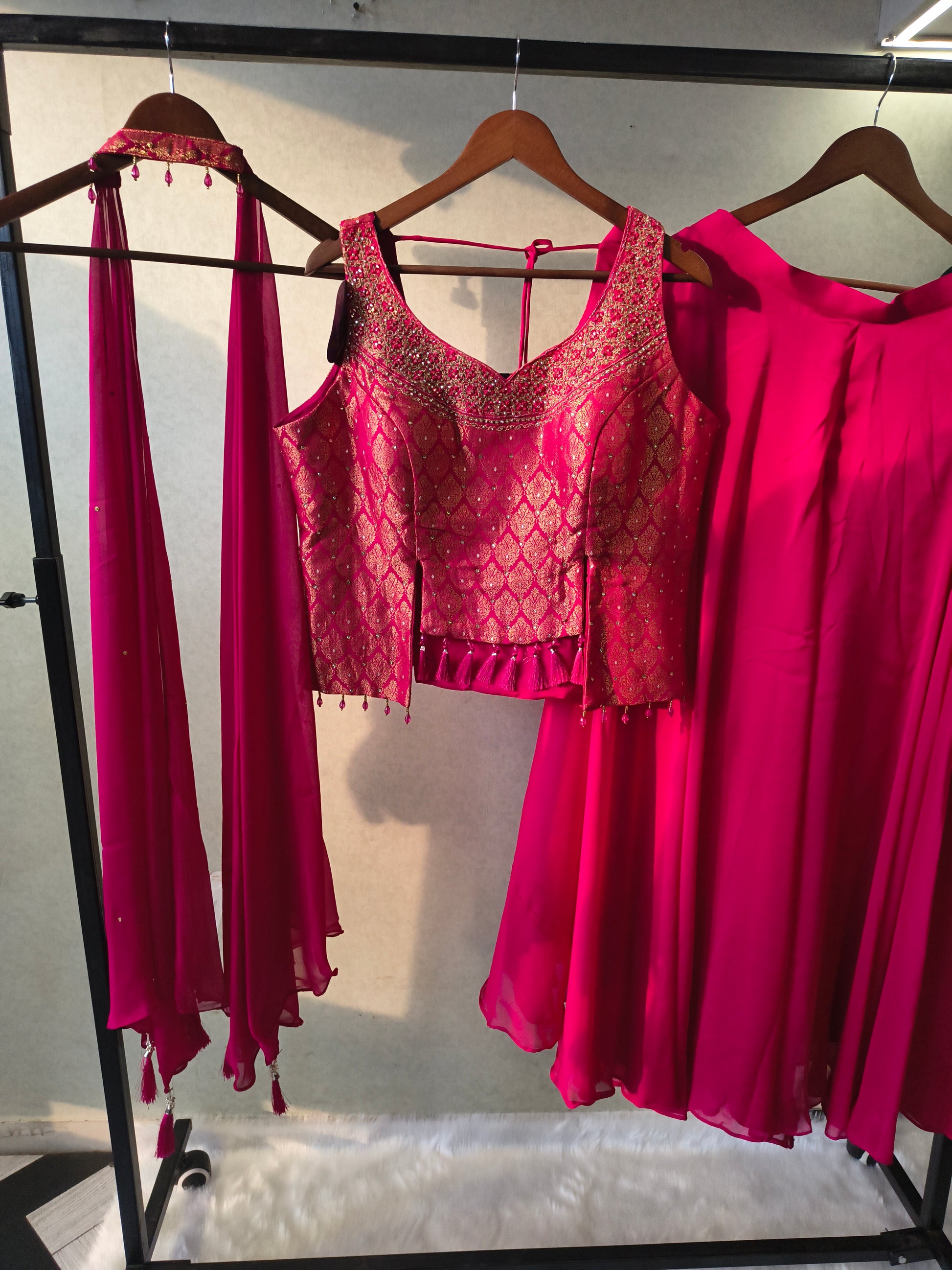 Luxury Rani Pink Brocade Blouse with Flared Palazzo & Embellished Choker Dupatta – 3 Piece Designer Indo-Western Set