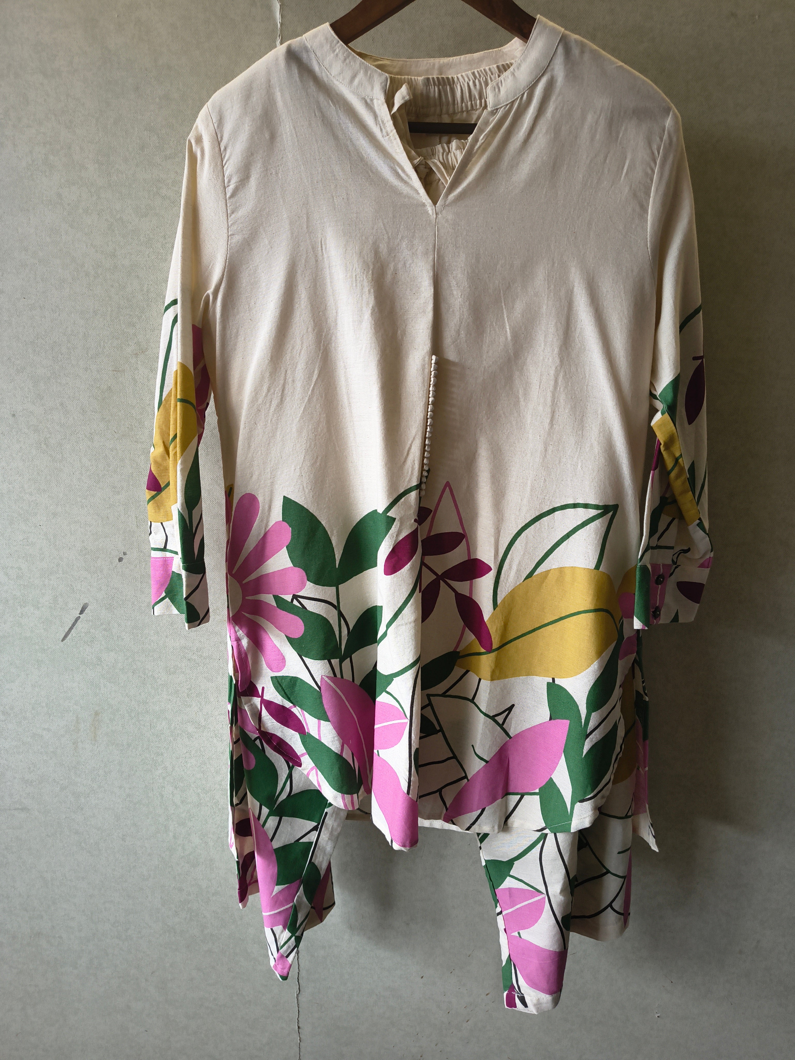 Image of Premium Off-White Floral Printed Kurta Pant Co-Ord Set
