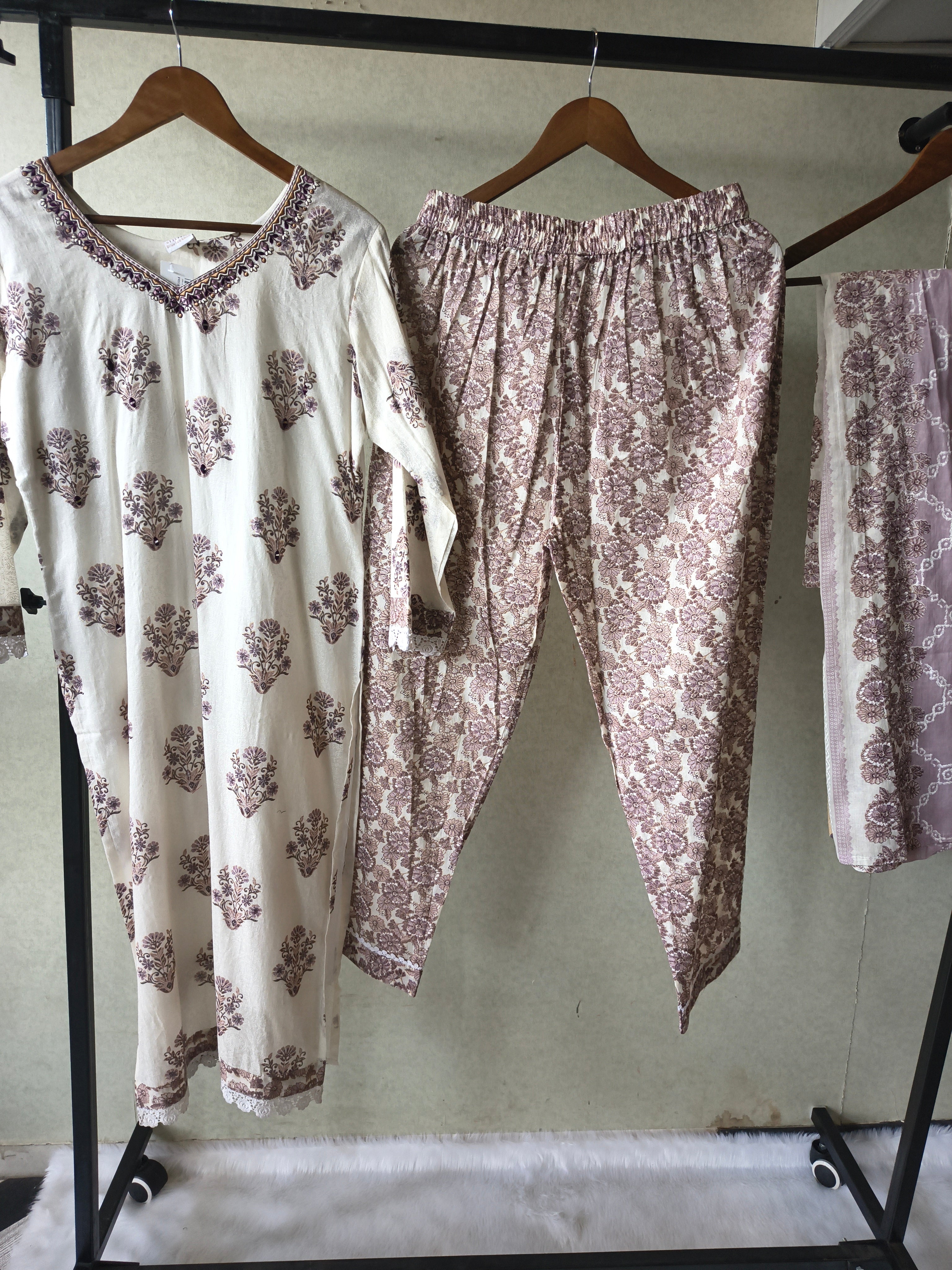 Image of Premium Ivory Floral Printed Cotton Kurta Set with Printed Pants & Contrast Dupatta