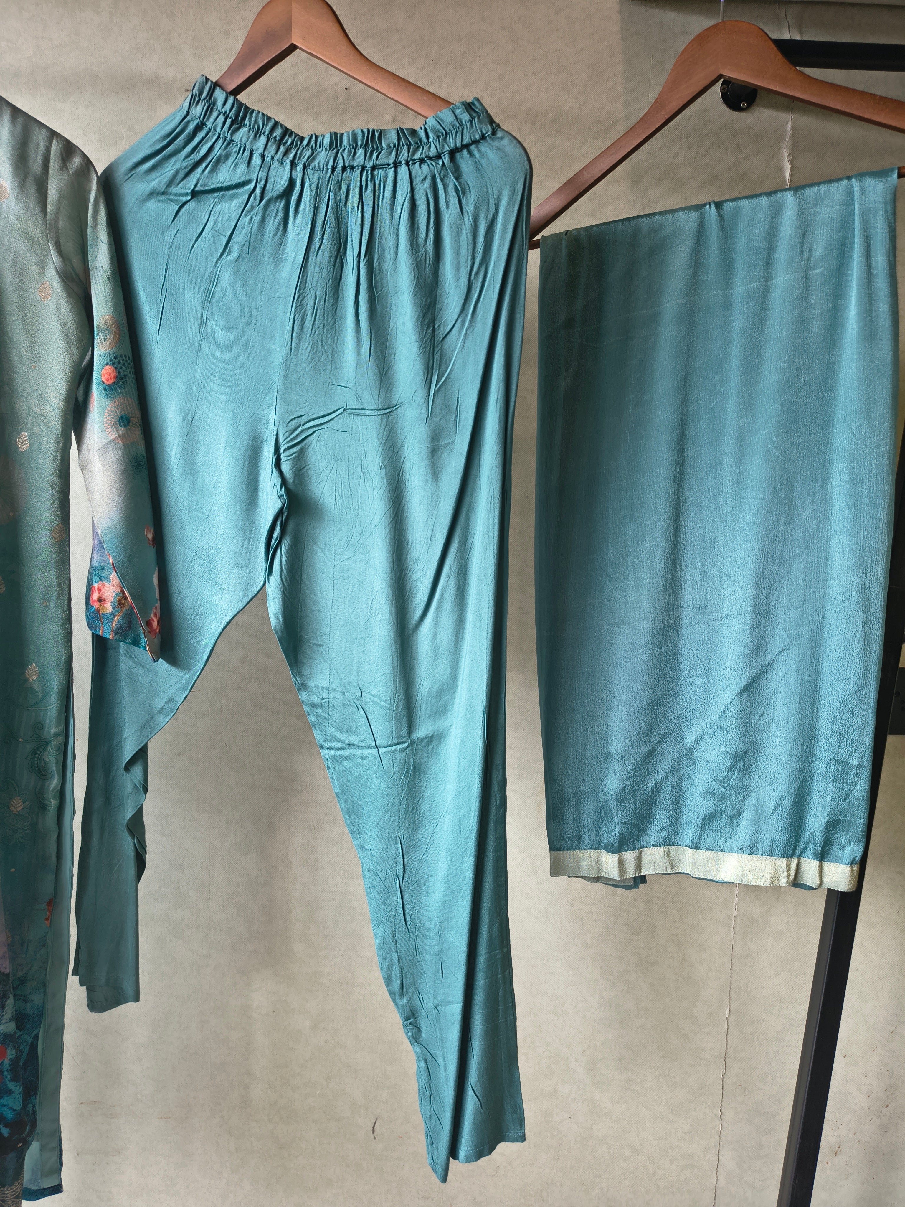 Image of Premium Teal Digital Floral Printed Silk Blend Kurta Set with Solid Pants & Chiffon Dupatta
