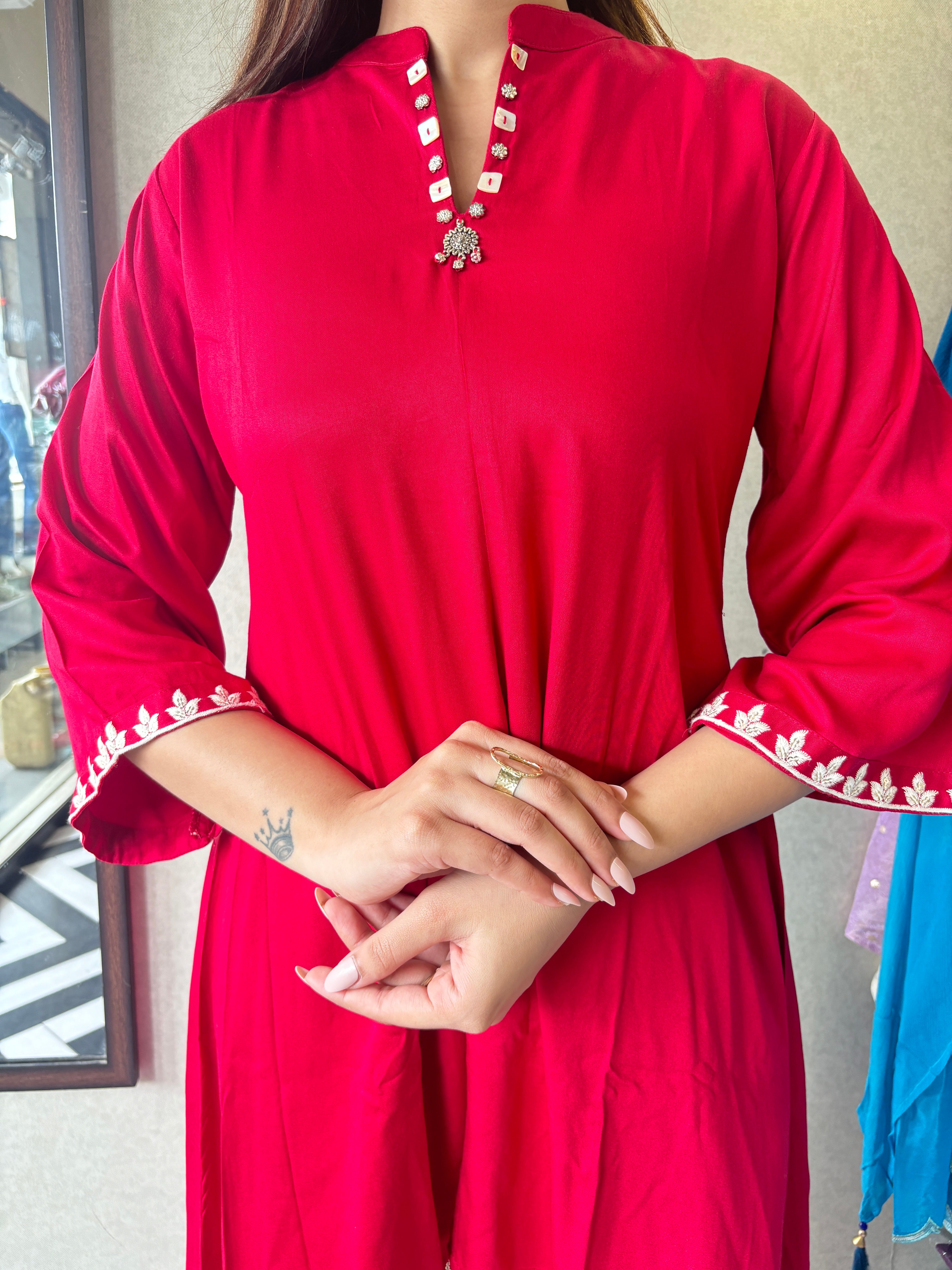 Image of Pure Gaji Silk with Crepe Fabric Coord Set ( Thread Work )