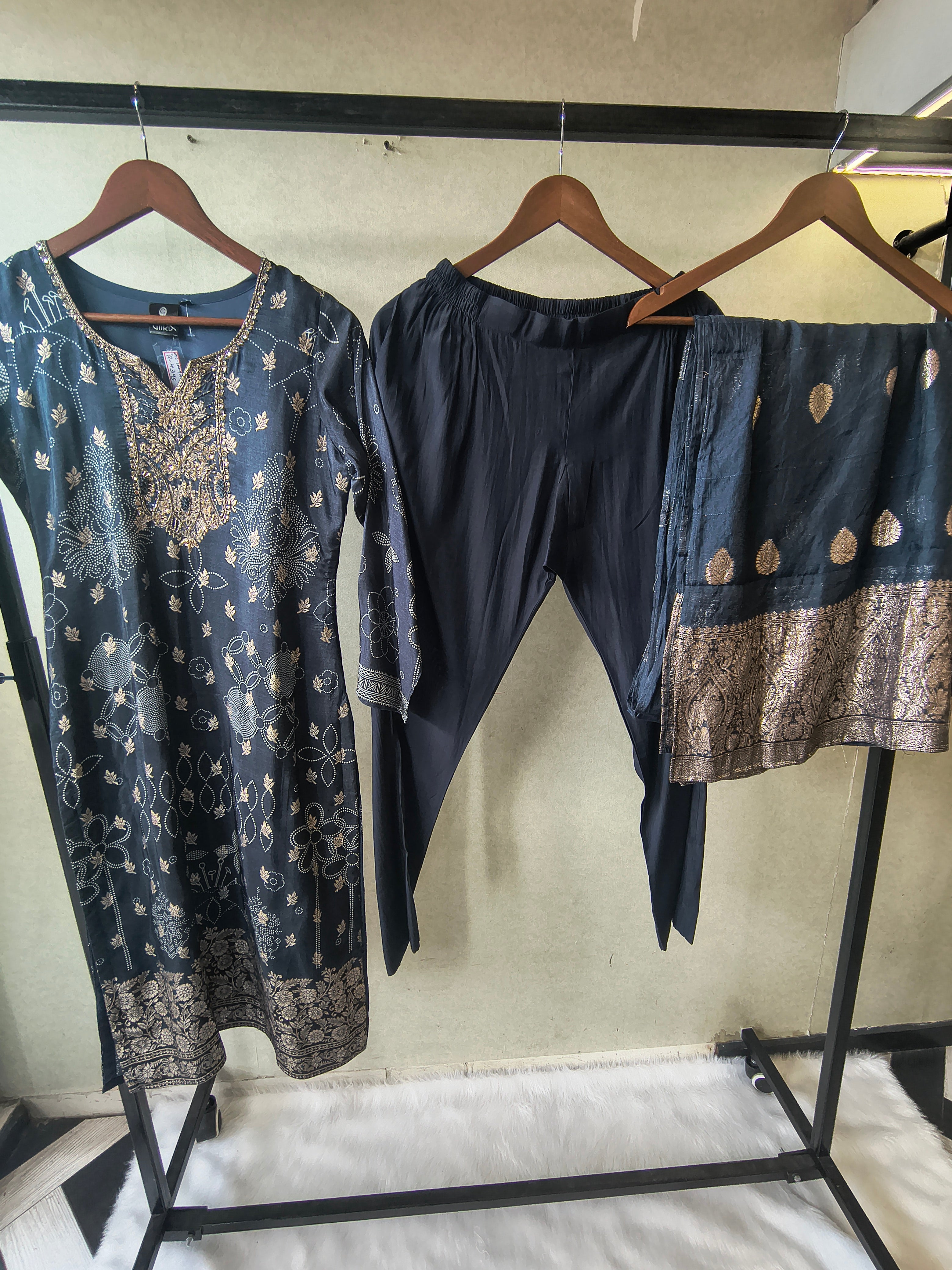 Image of Premium Midnight Blue Zari Printed Kurta Set with Banarasi Dupatta