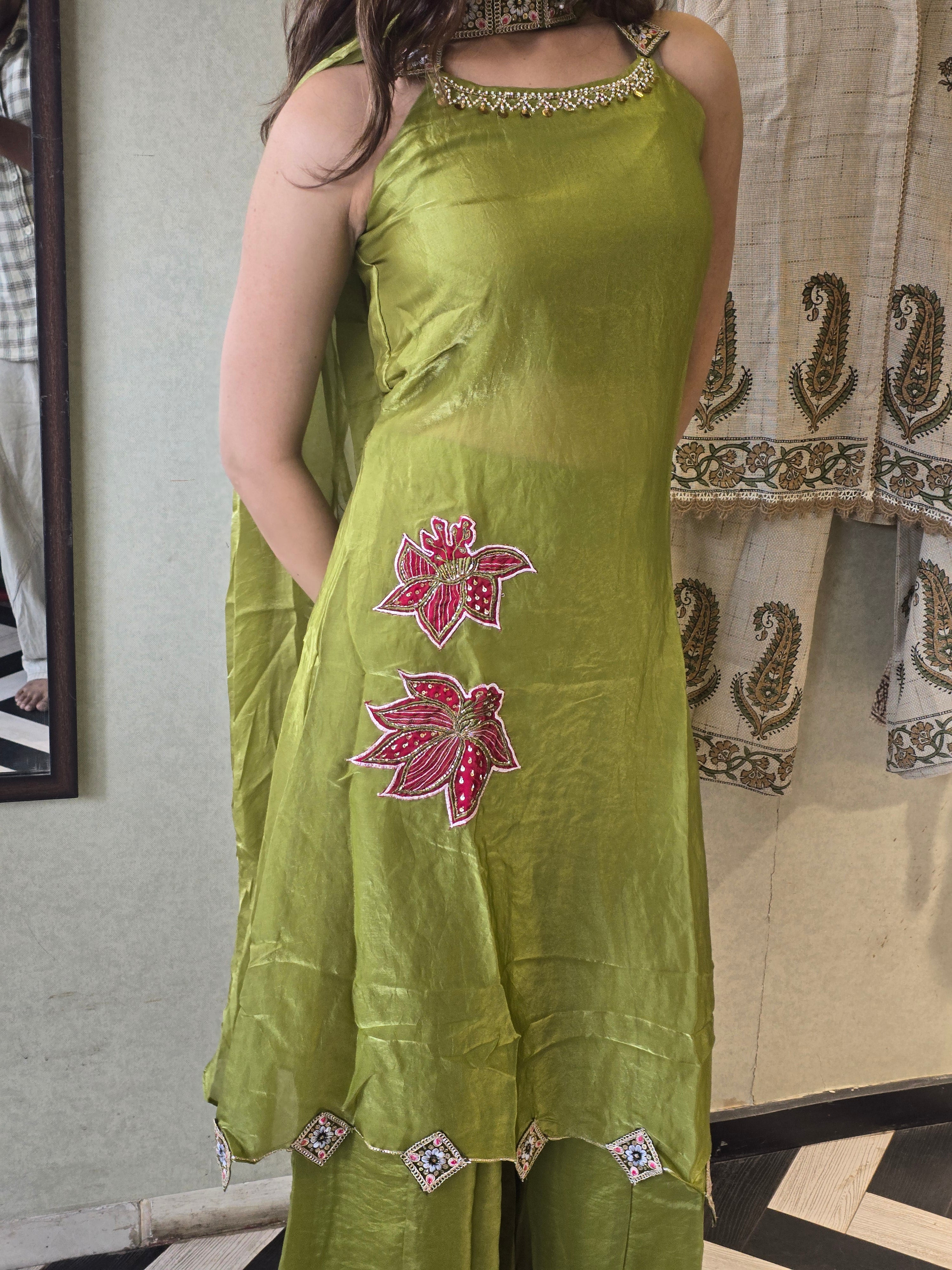 Image of Pure Tissue Embroidery Set 3 Piece ( Sleeves Attached)