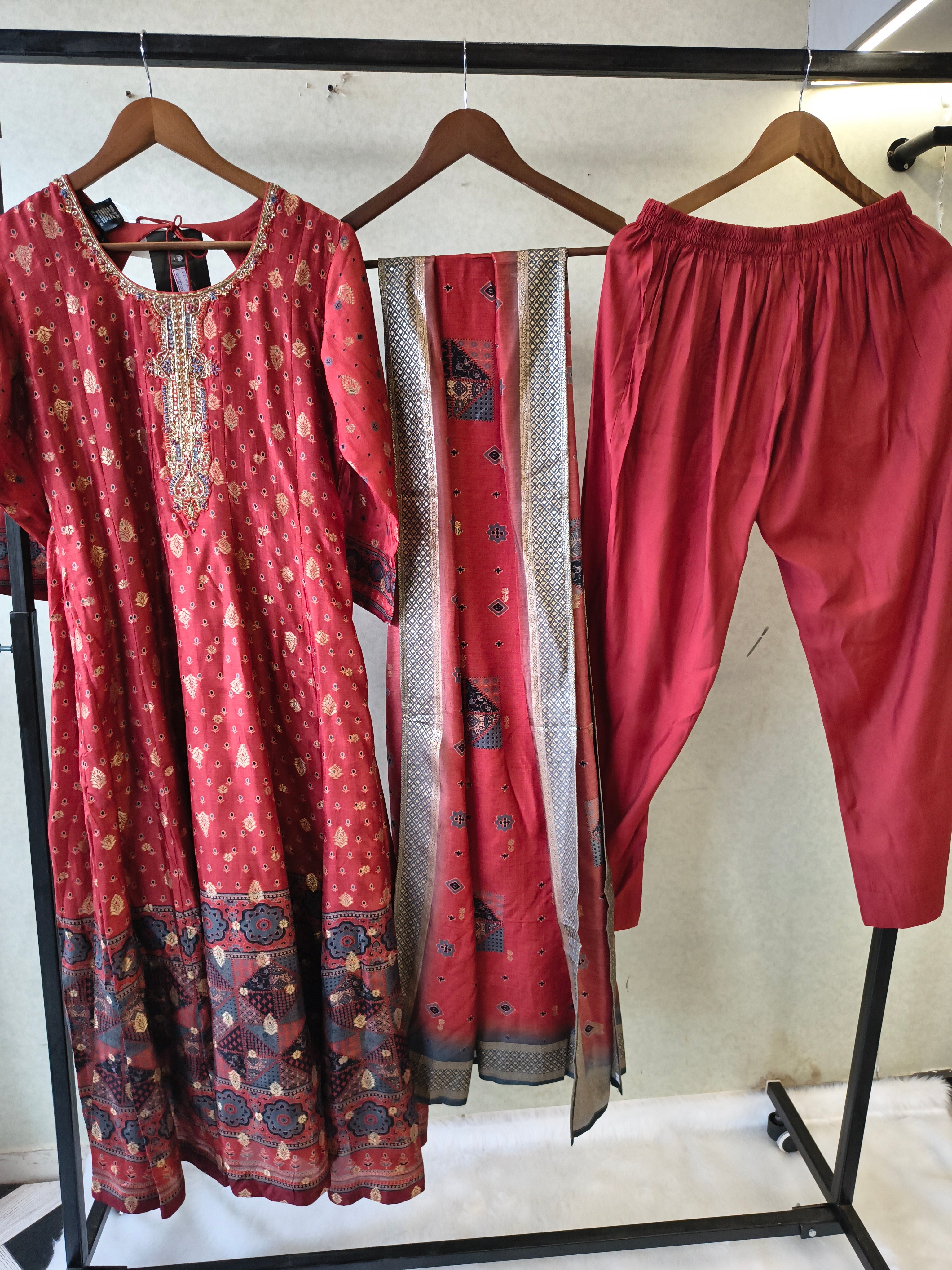 Image of Rust Maroon Ethnic Printed Designer Kurta Set with Woven Dupatta | Premium 3 Piece Festive Suit