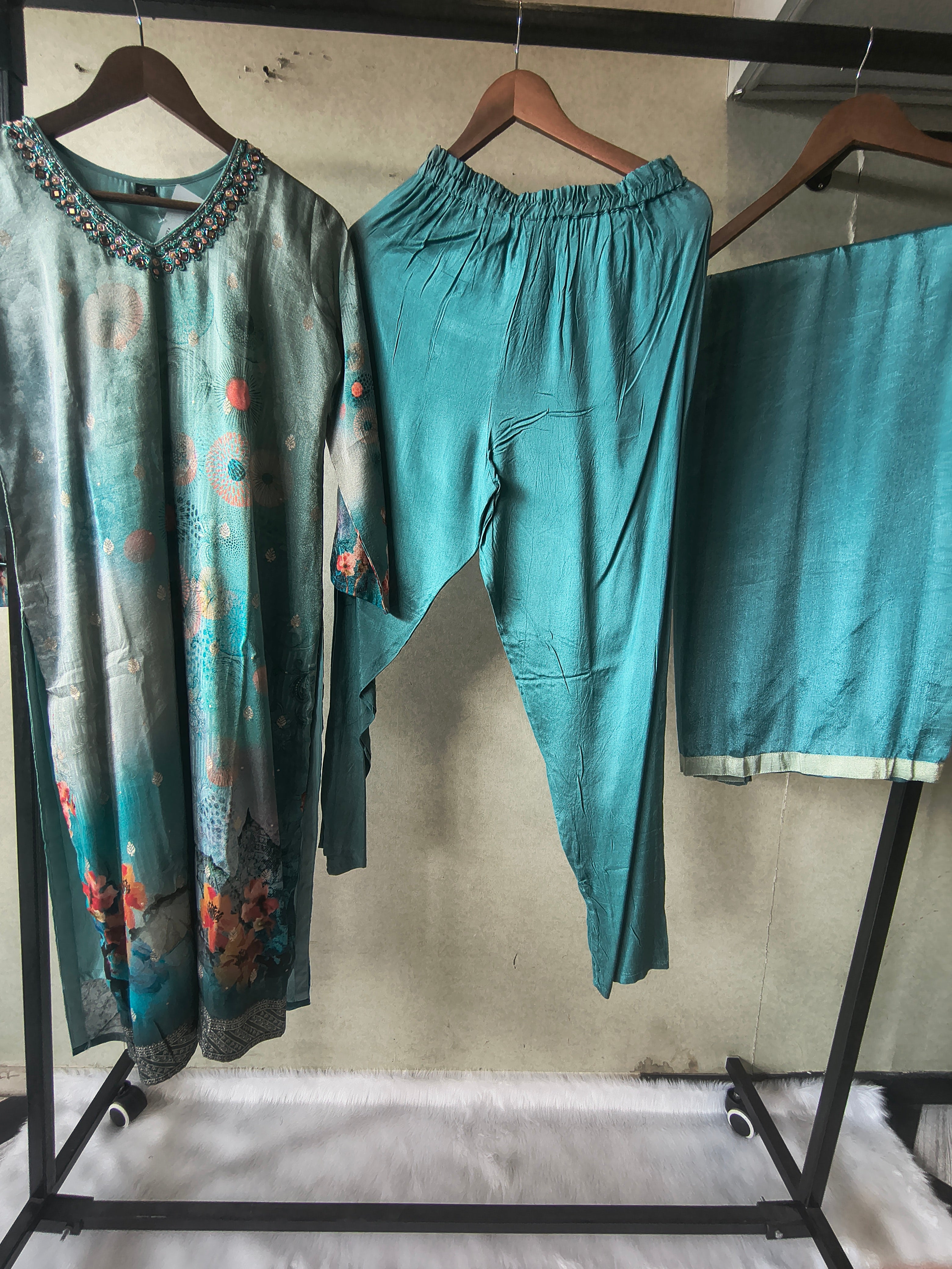 Image of Premium Teal Digital Floral Printed Silk Blend Kurta Set with Solid Pants & Chiffon Dupatta