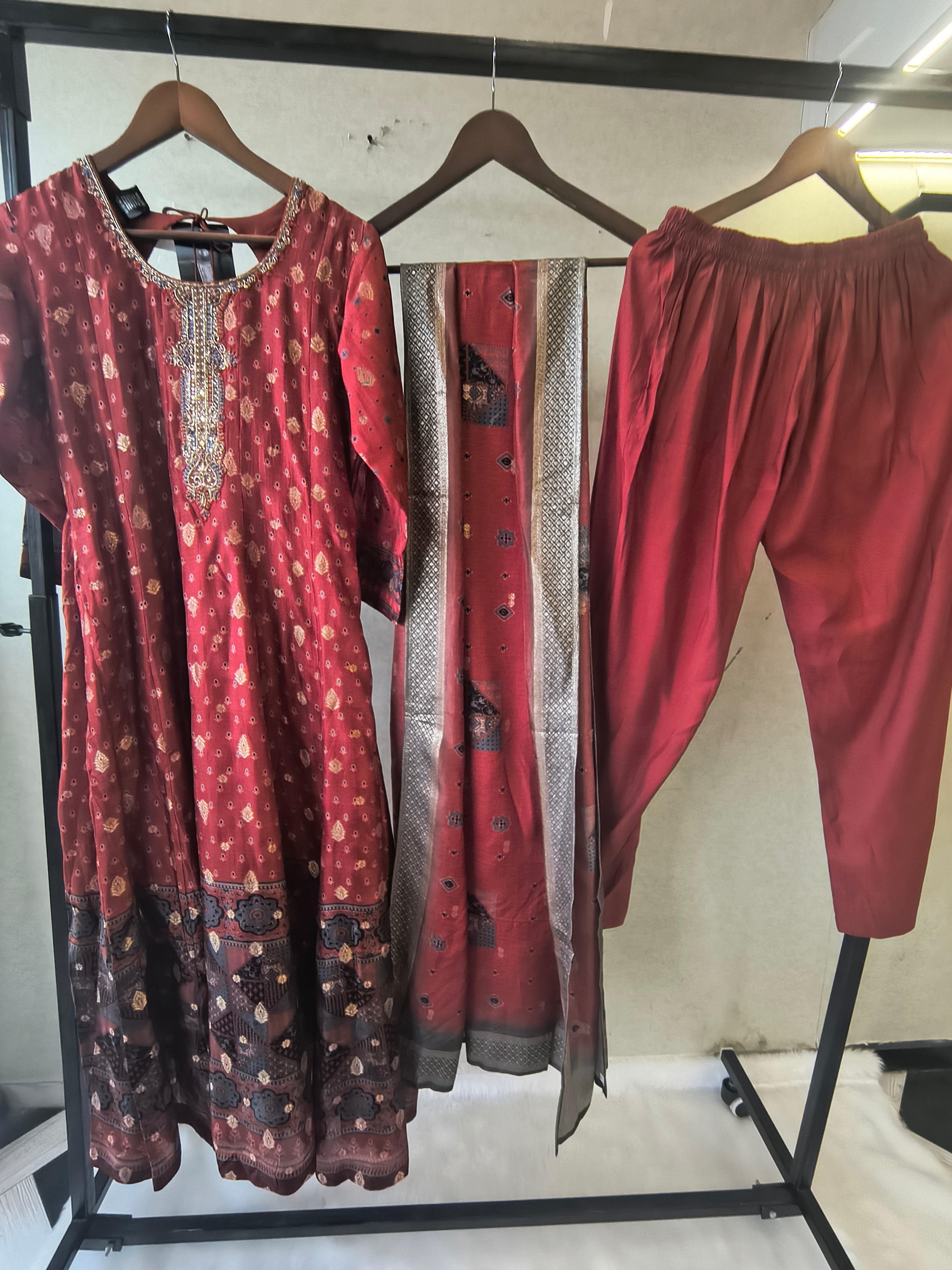 Image of Rust Maroon Ethnic Printed Designer Kurta Set with Woven Dupatta | Premium 3 Piece Festive Suit