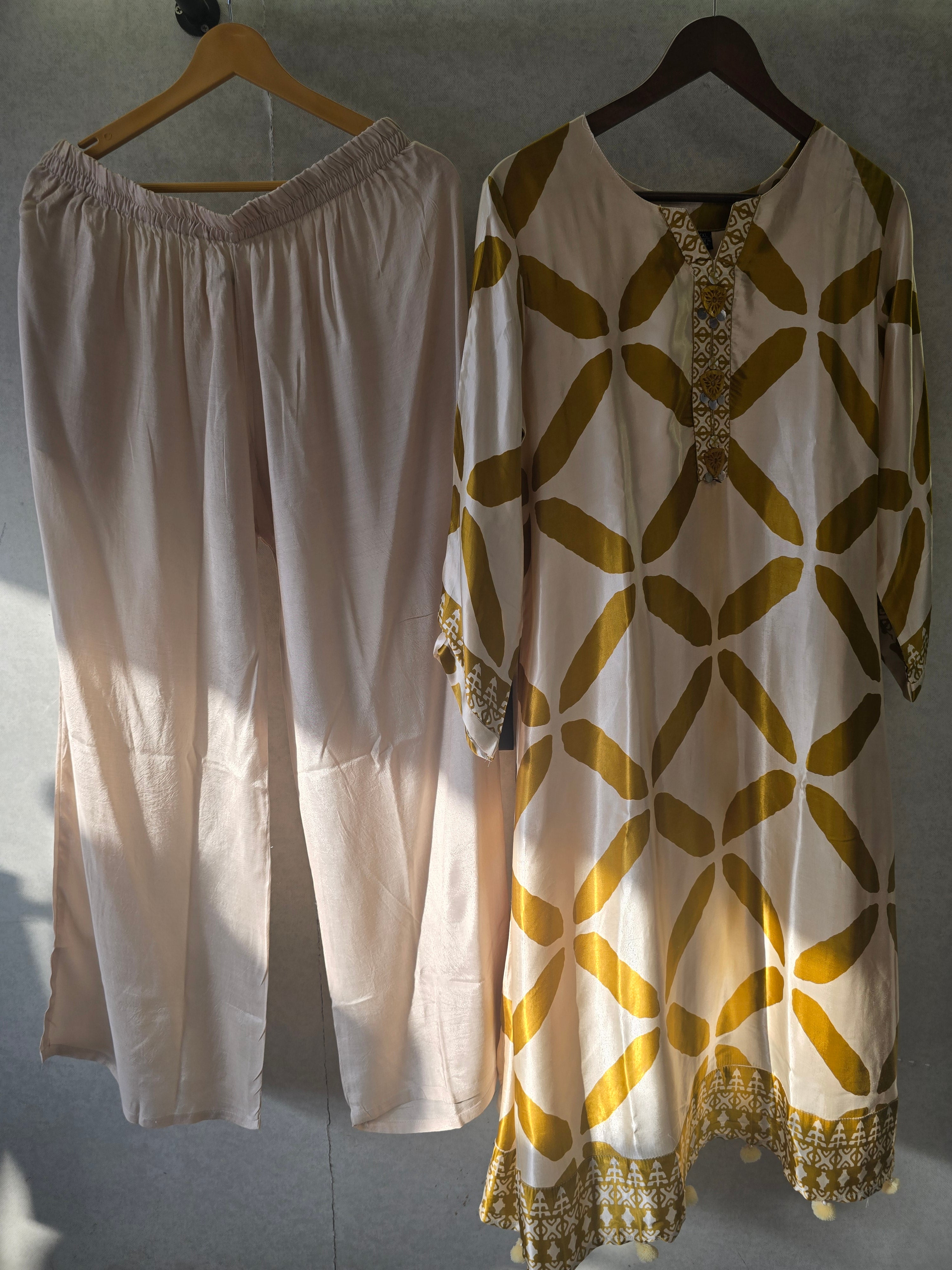 Image of Mustard Geometric Print Kurta Pant Set