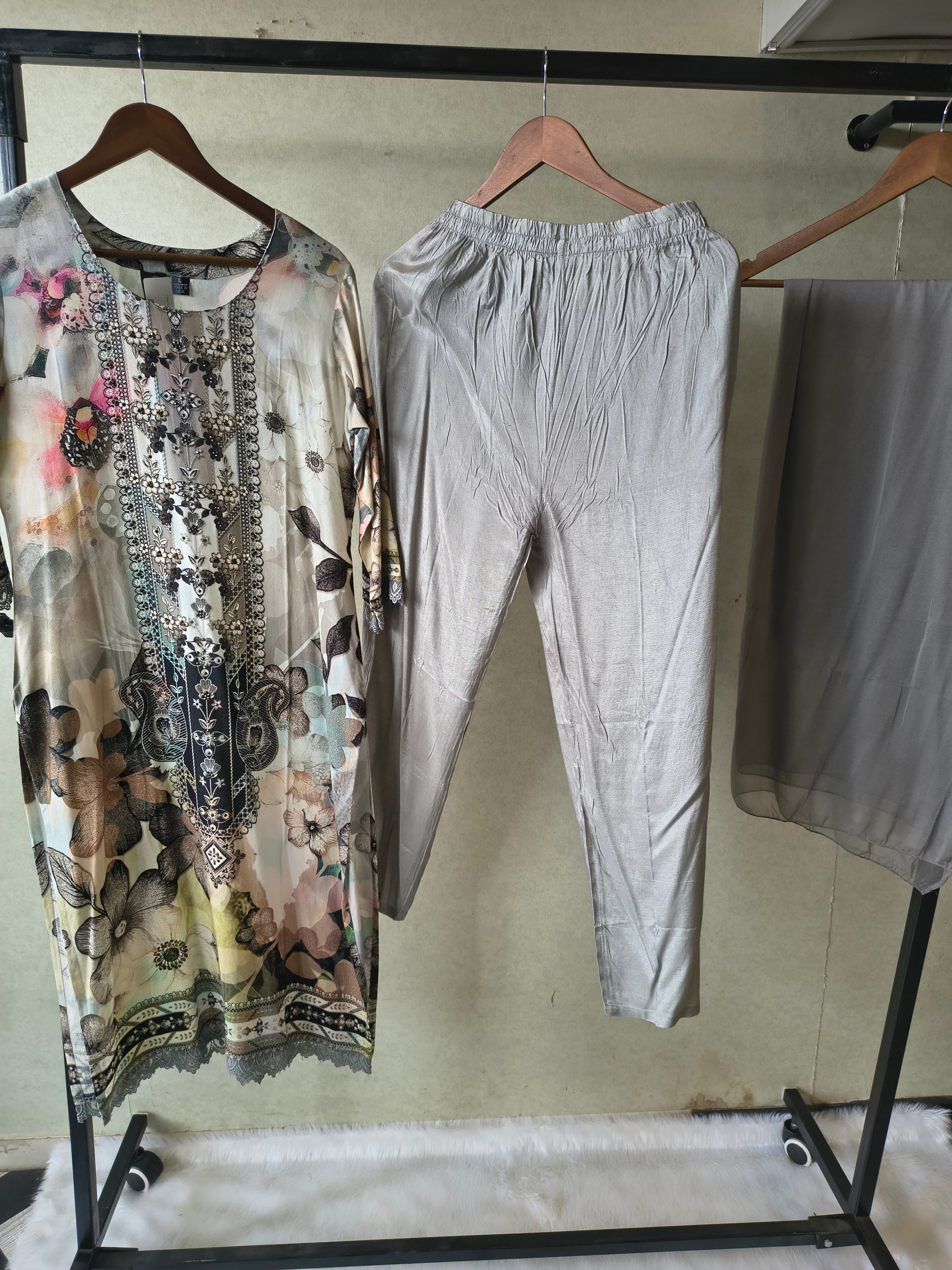 Image of Premium Grey Floral Printed Kurta Set with Solid Pants & Chiffon Dupatta