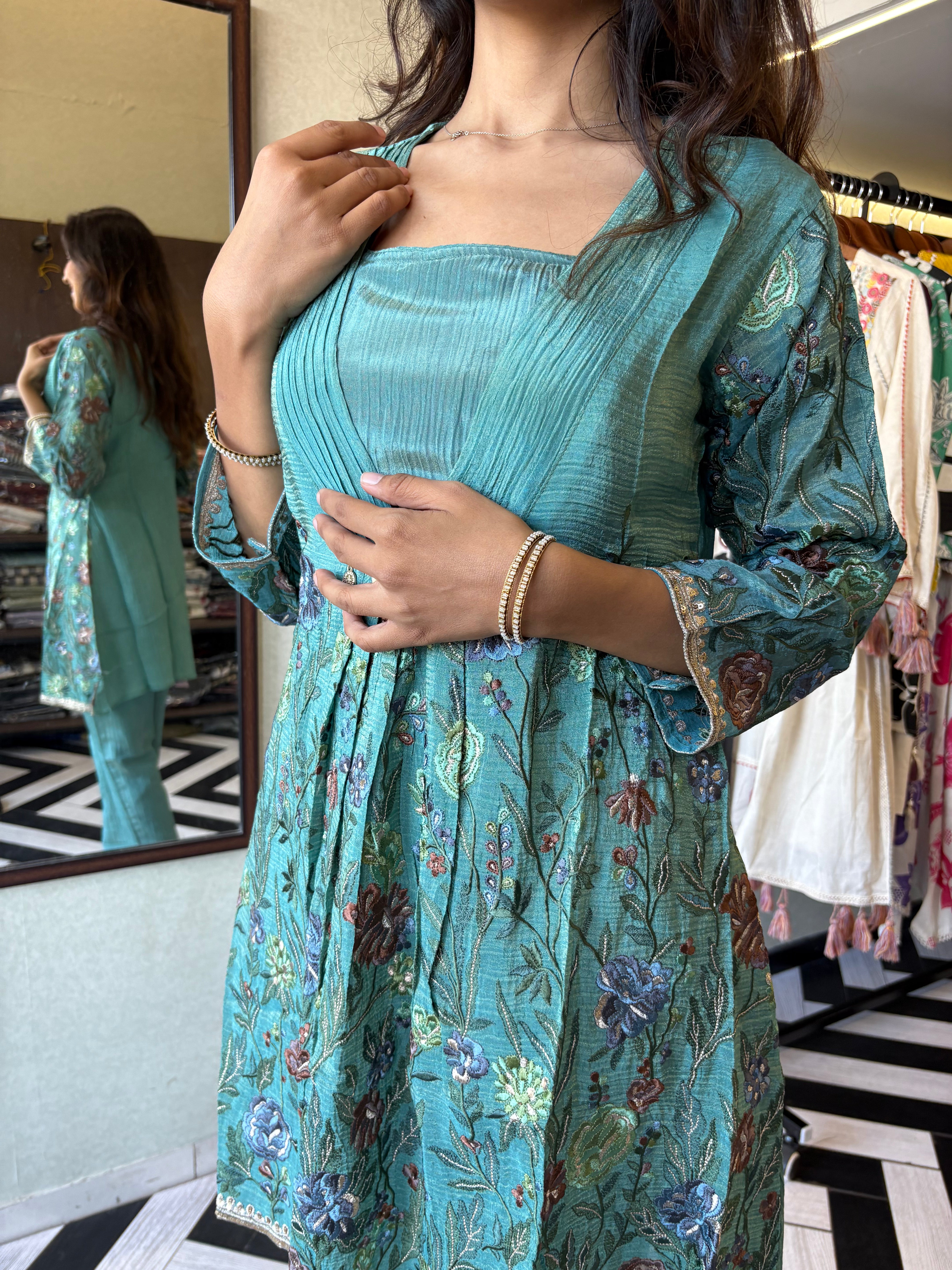 Step into the spotlight with this stunning 2-piece coord set in rich green shimmer - crafted from premium shimmer fabric with accessory detailing that brings elegance to life