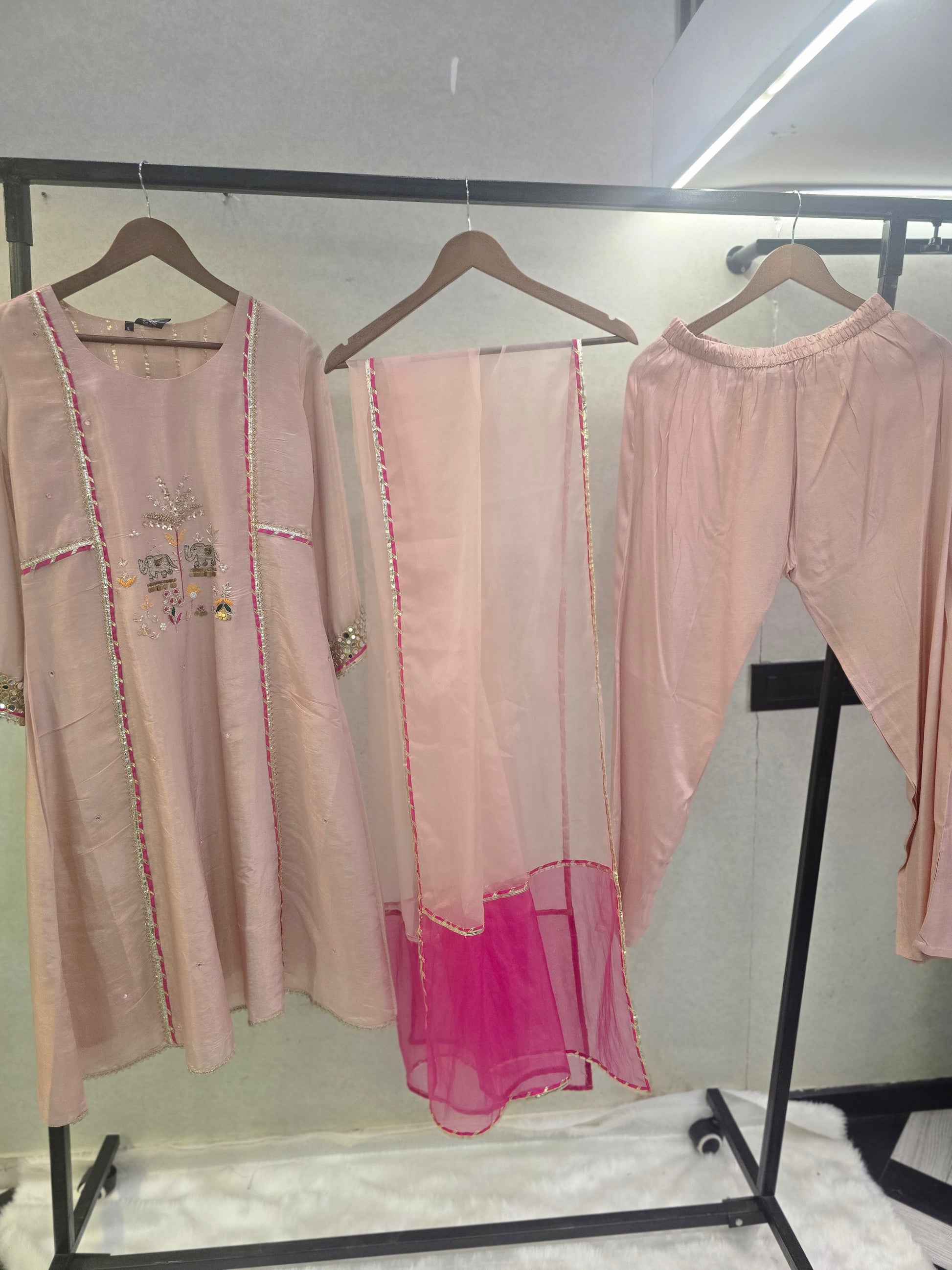 Blush Pink Hand-Embroidered Kurta Set with Contrast Organza Dupatta | Premium 3 Piece Ethnic Suit