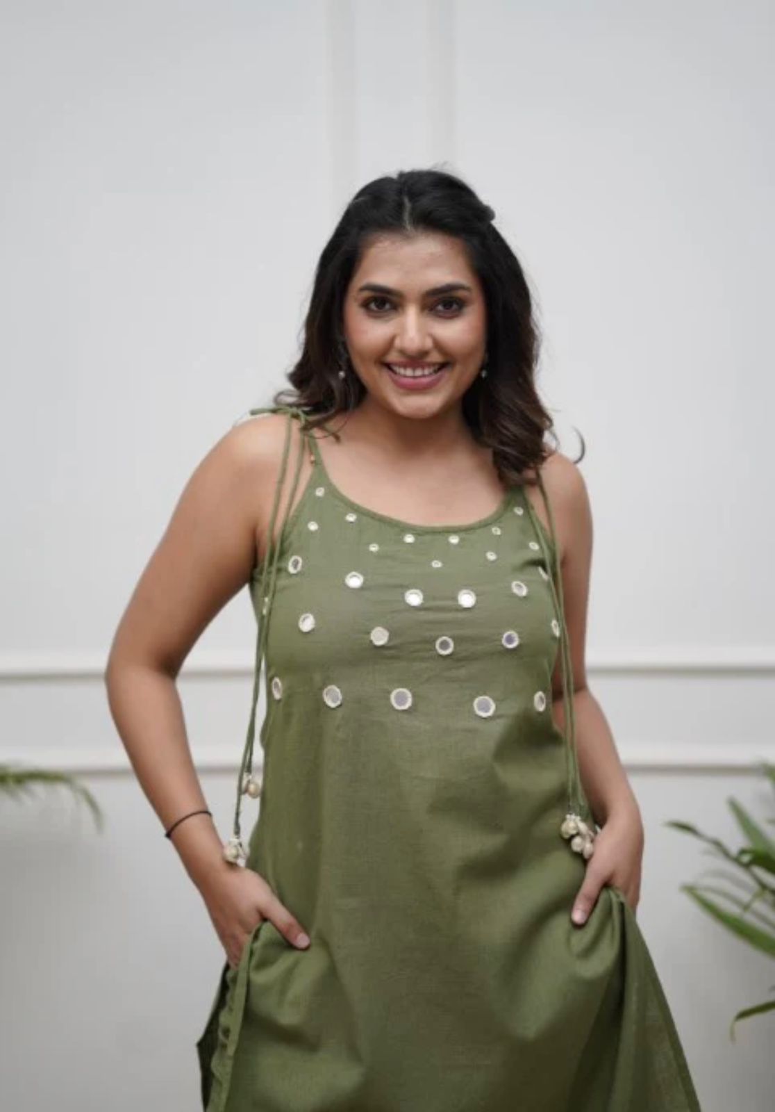 Image of Pure Cotton Sleeveless (Sleeves Attached) with center Mirror Hand work kurti Set - 2 piece