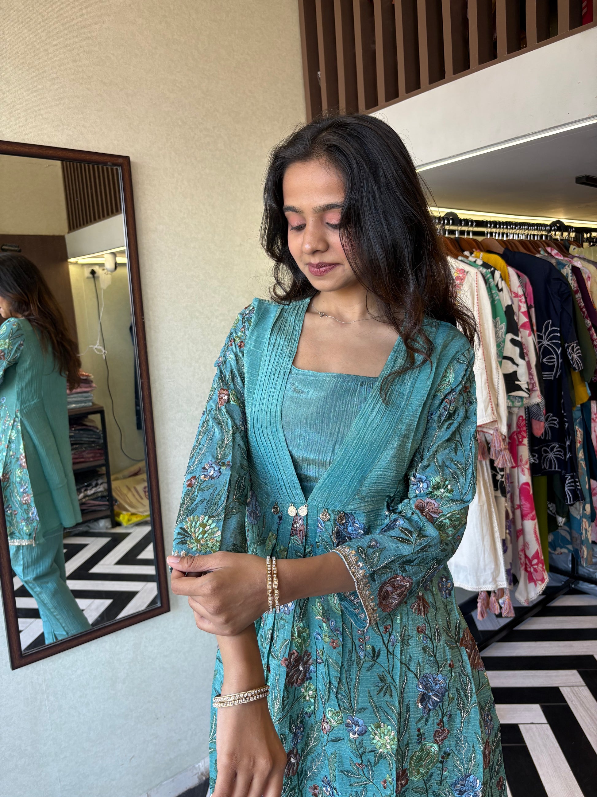 Step into the spotlight with this stunning 2-piece coord set in rich green shimmer - crafted from premium shimmer fabric with accessory detailing that brings elegance to life