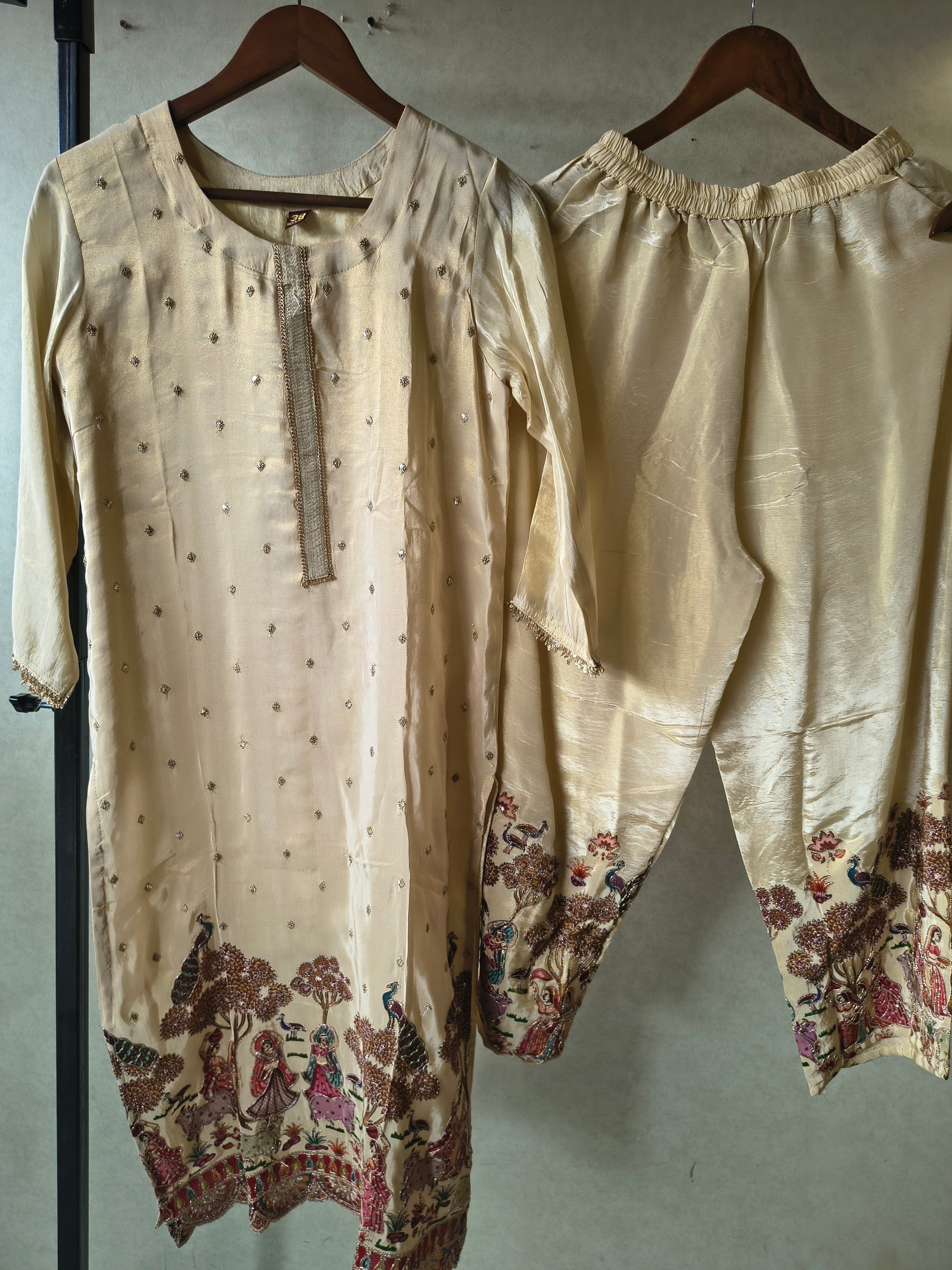 Image of Ivory Silk Blend Printed Kurta Set with Scenic Border Print & Embellished Dupatta – Premium 3 Piece Ethnic Ensemble