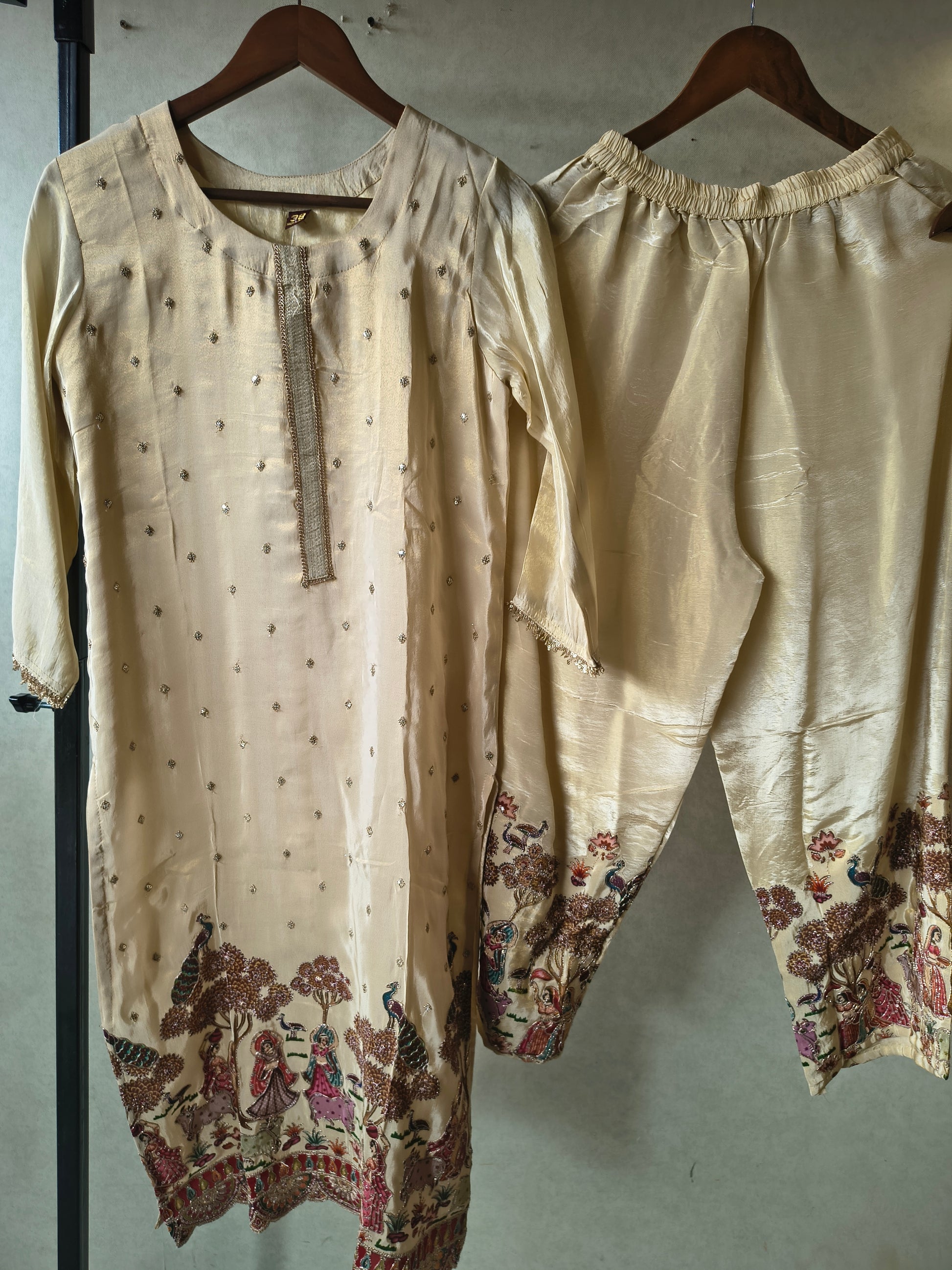 Ivory Silk Blend Printed Kurta Set with Scenic Border Print & Embellished Dupatta – Premium 3 Piece Ethnic Ensemble