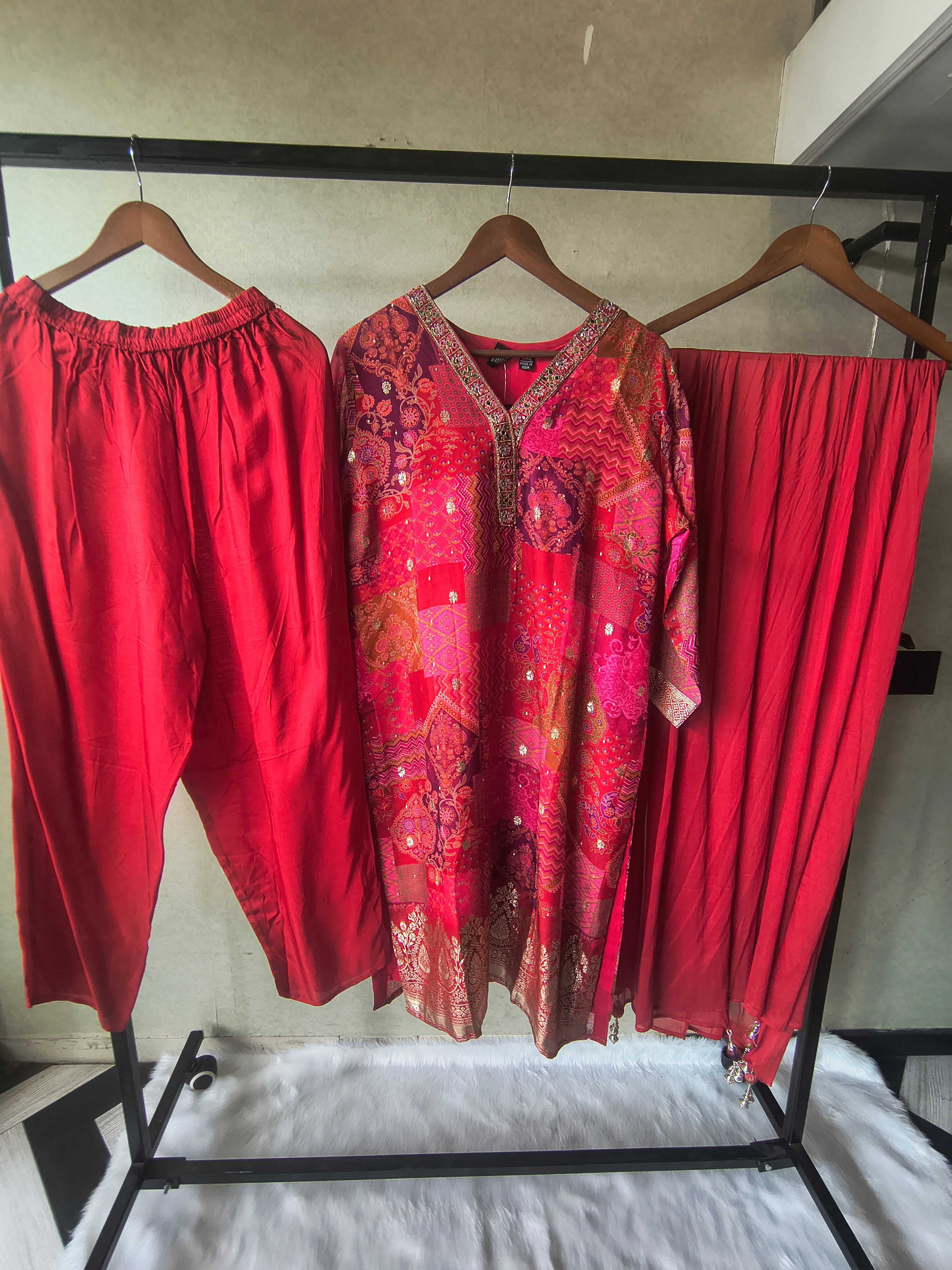 Image of Premium Crimson Red Patchwork Printed Kurta Set with Embellished V-Neck, Solid Pants & Chiffon Dupatta