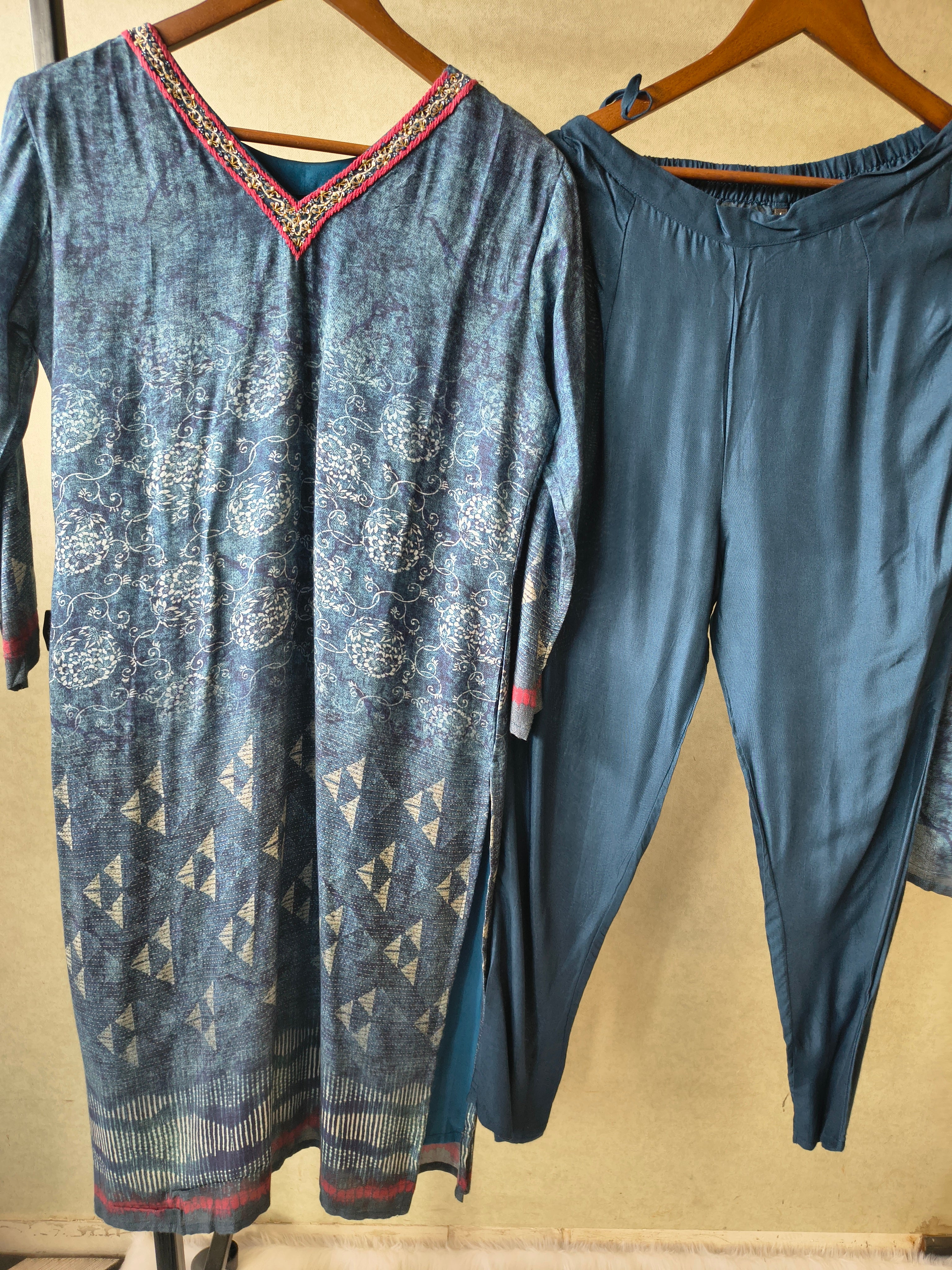 Image of Premium Midnight Blue Printed Kurta with Straight Pants & Artistic Border Dupatta Set
