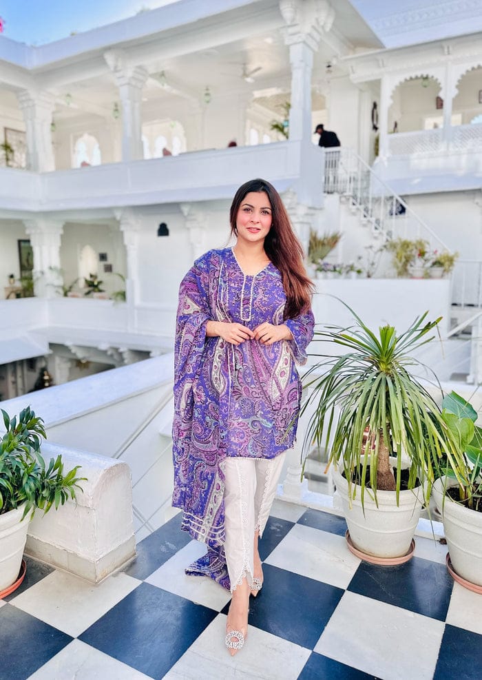 Image of This is a three piece lawn paisley print suit set. The set includes Kurta, Tulip Pants and Dupatta