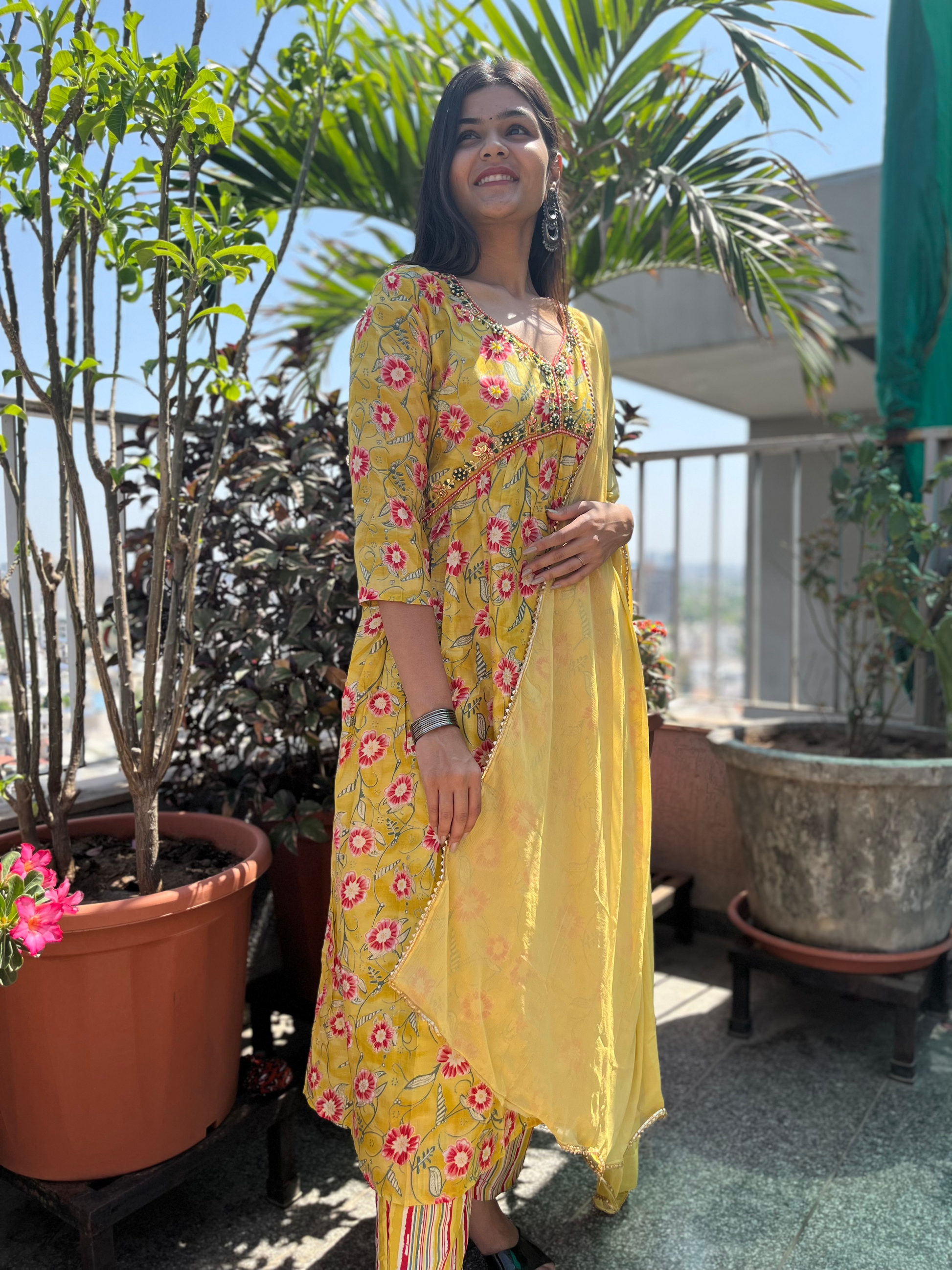 Flower Pattern Alia Cut- 3 Piece Set