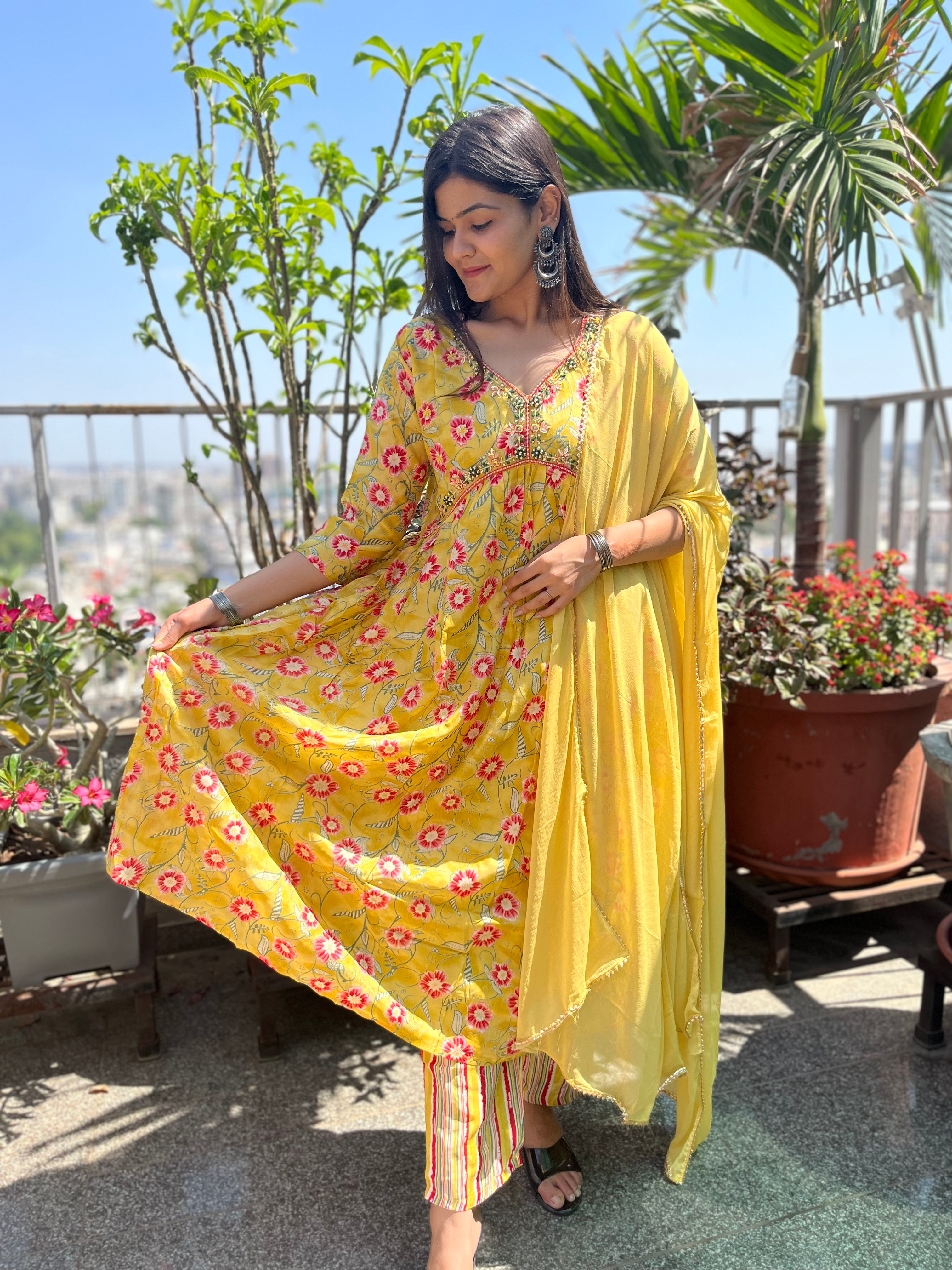 Image of Flower Pattern Alia Cut- 3 Piece Set