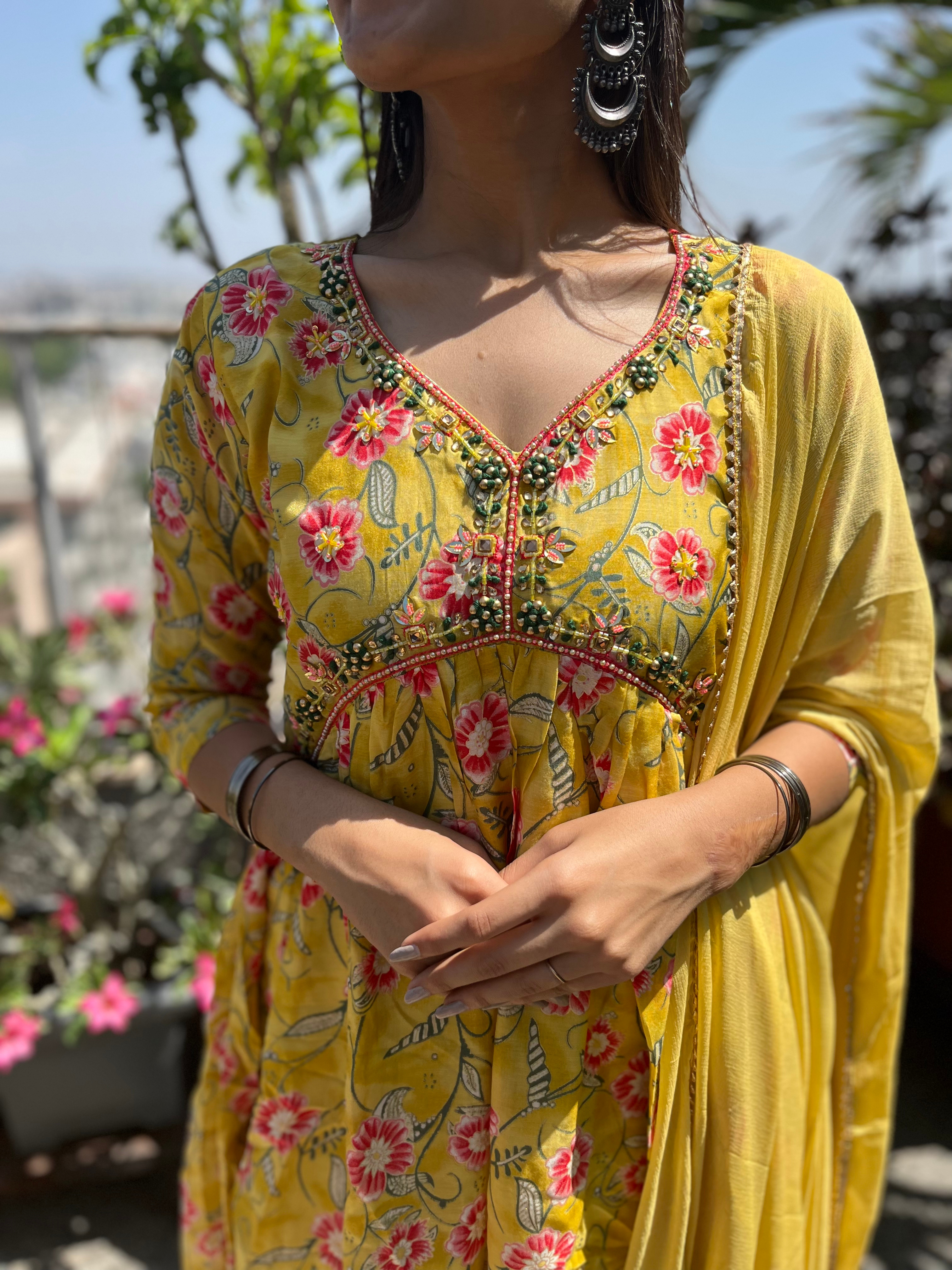 Image of Flower Pattern Alia Cut- 3 Piece Set