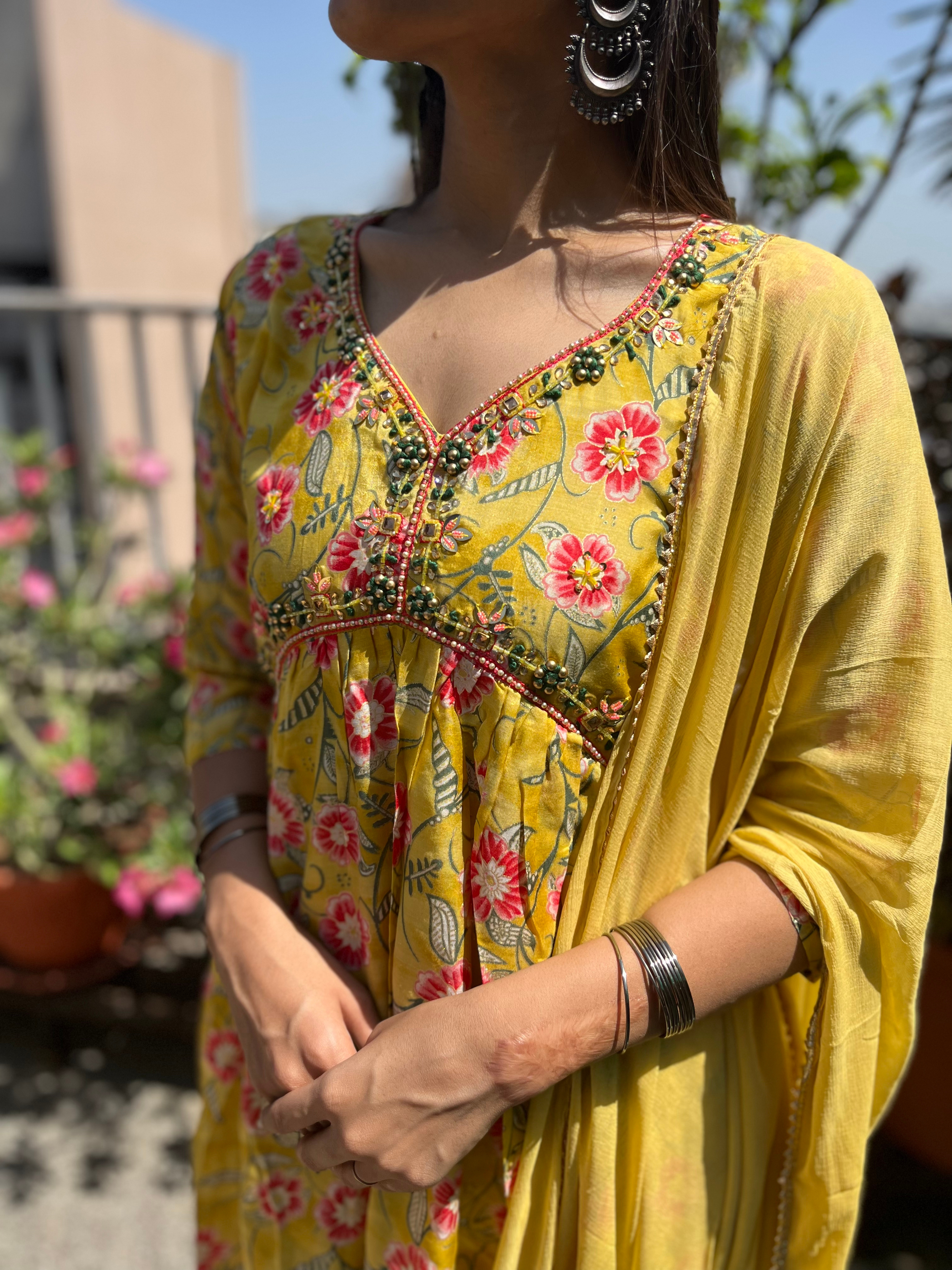 Flower Pattern Alia Cut- 3 Piece Set