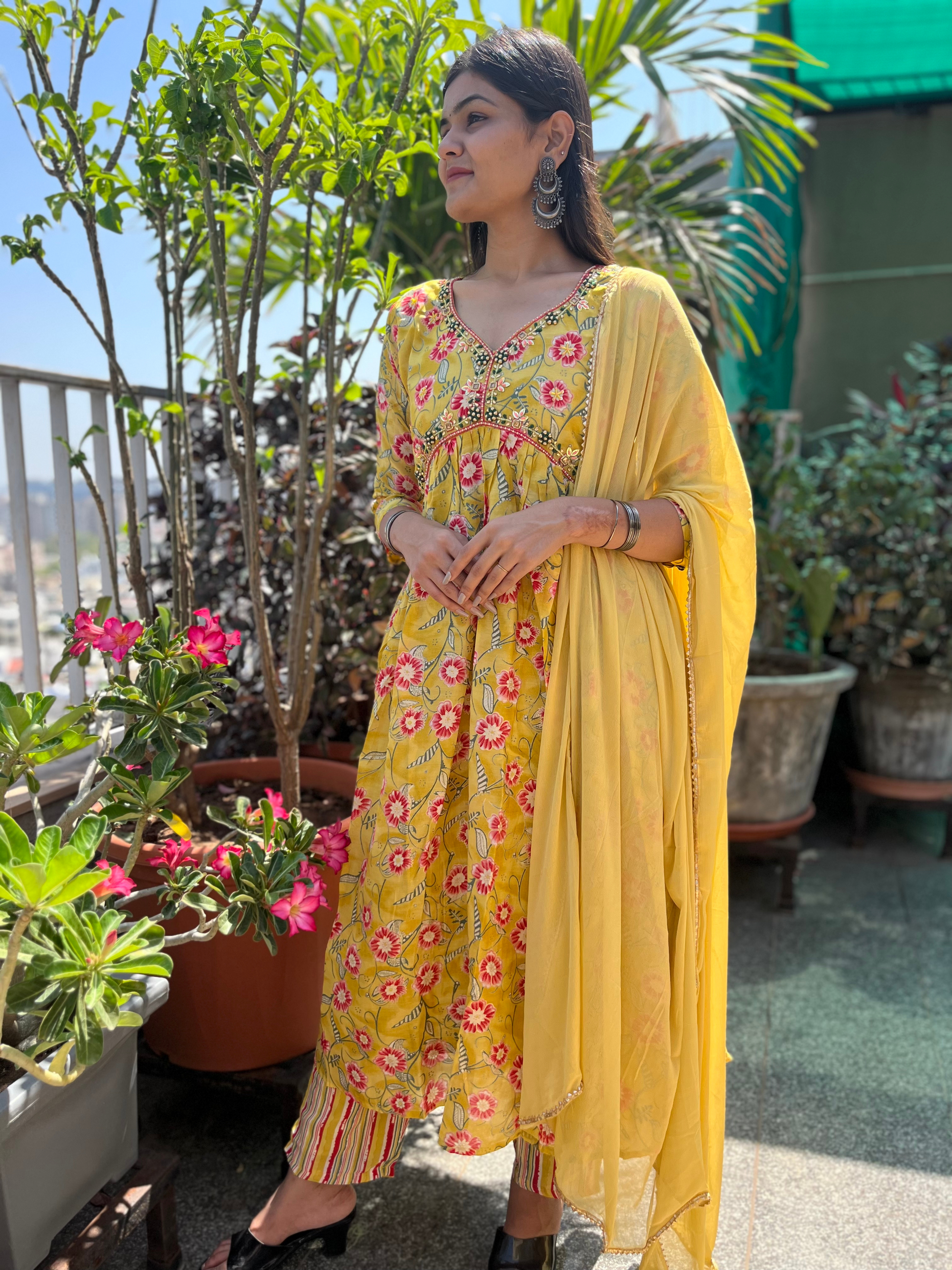 Flower Pattern Alia Cut- 3 Piece Set